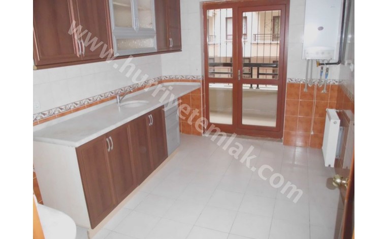 Konya yolundaki evime erkek ev arkadaşı arıyorum Ankara