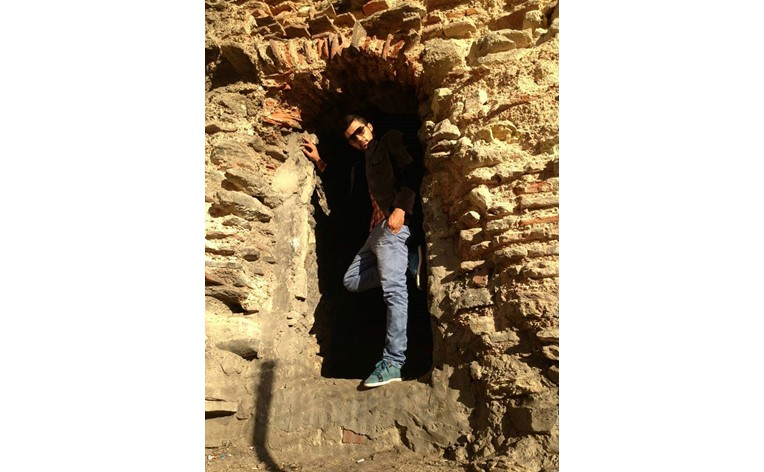 İHTİYACIM OLAN SEY KALACAK YER BAŞKA TÜRLÜ SEBEPLERLE KİMSE RAHATSIZ ETMESİN, Osmangazi (Merkez İlçe) — fotoğraf 1/1