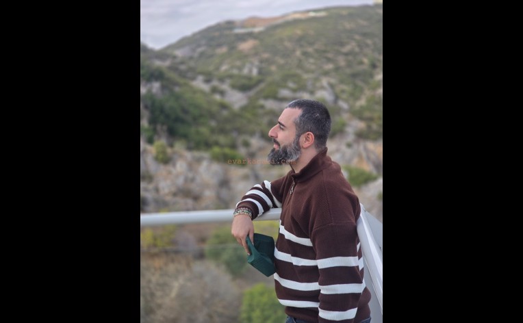 Murat islamoğlu İstanbul kalacak yer arıyor. 15 TL kira ödeyebilir, Üsküdar — fotoğraf 1/1