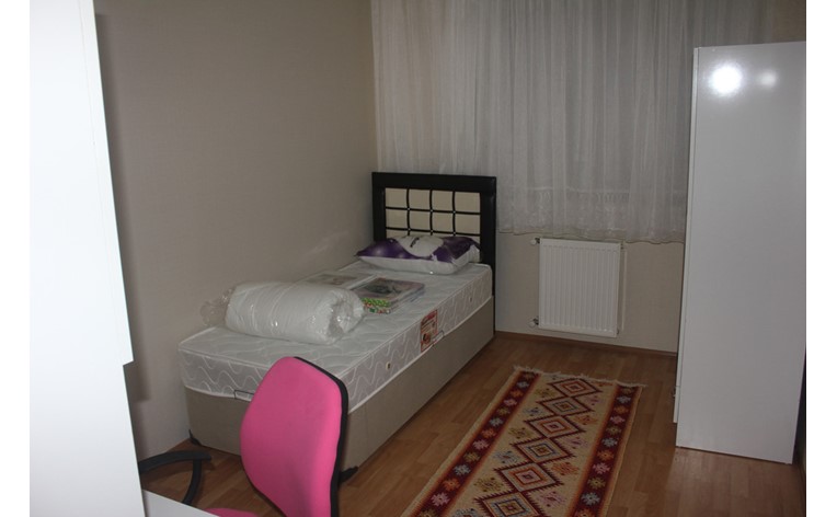 Konya yolundaki evime erkek ev arkadaşı arıyorum Ankara