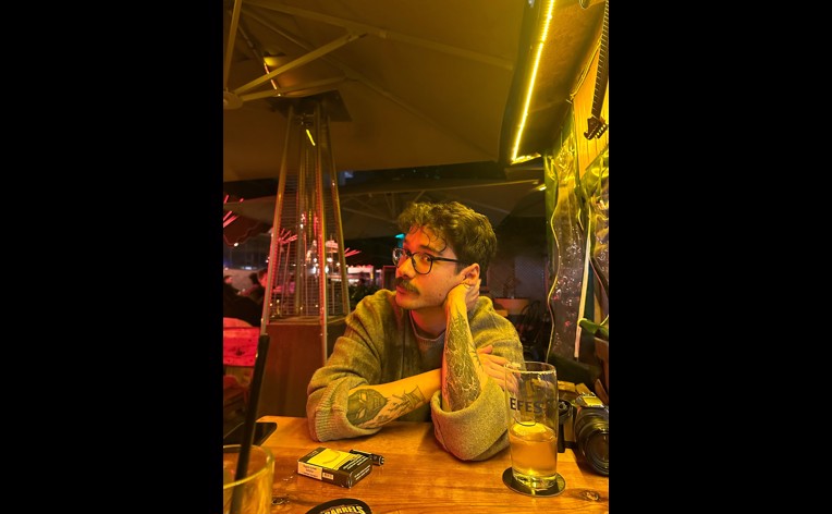Selamlar, Yanına Veya Birlikte Eve Çıkabileceğimiz Queer Friendly Birini Arıyorum., Beşiktaş — fotoğraf 1/1
