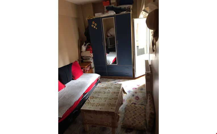 Kadıköy Rıhtımdaki Evime Ev Arkadaşı Arıyorum İstanbul